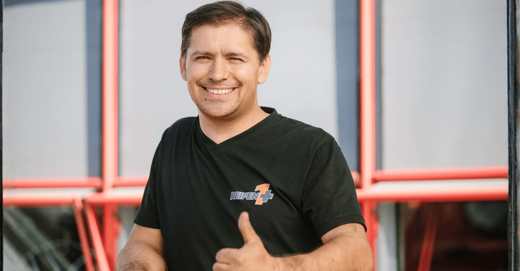 Reifen1+ Gewinnspiel Social Media Mockup